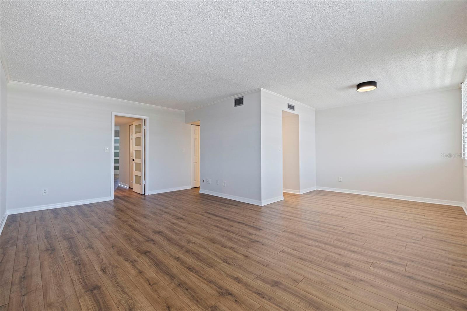 Image 10 of 30 For 4890 Bay Street Ne 330