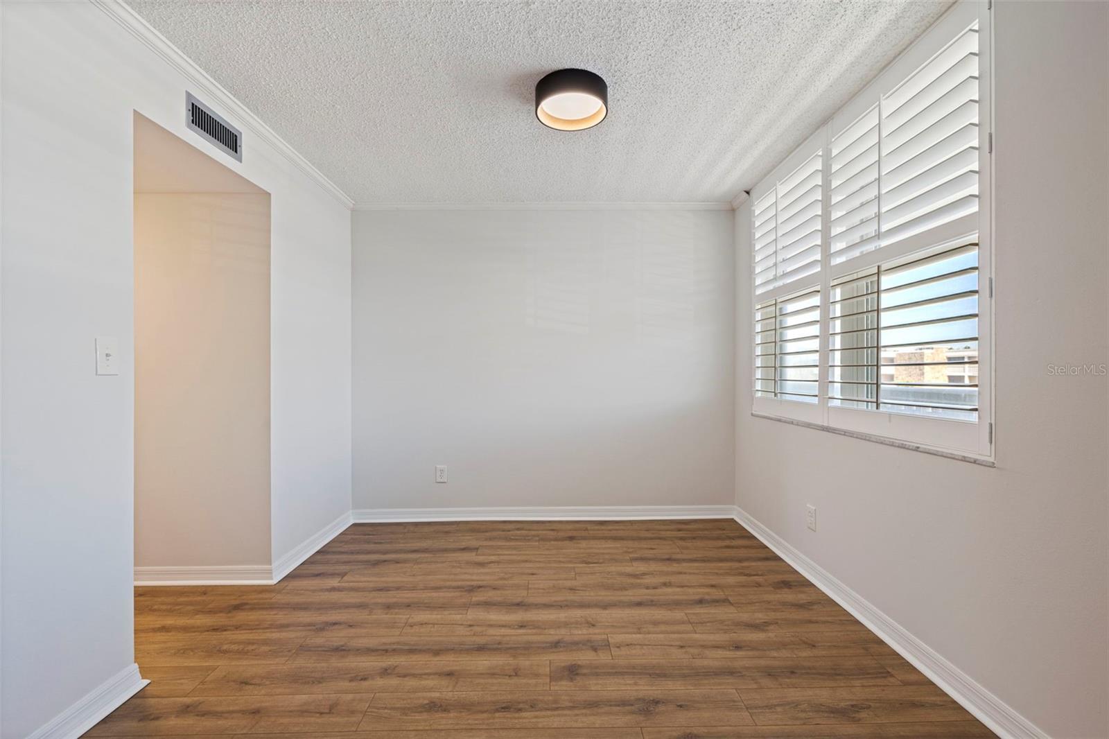 Image 13 of 30 For 4890 Bay Street Ne 330