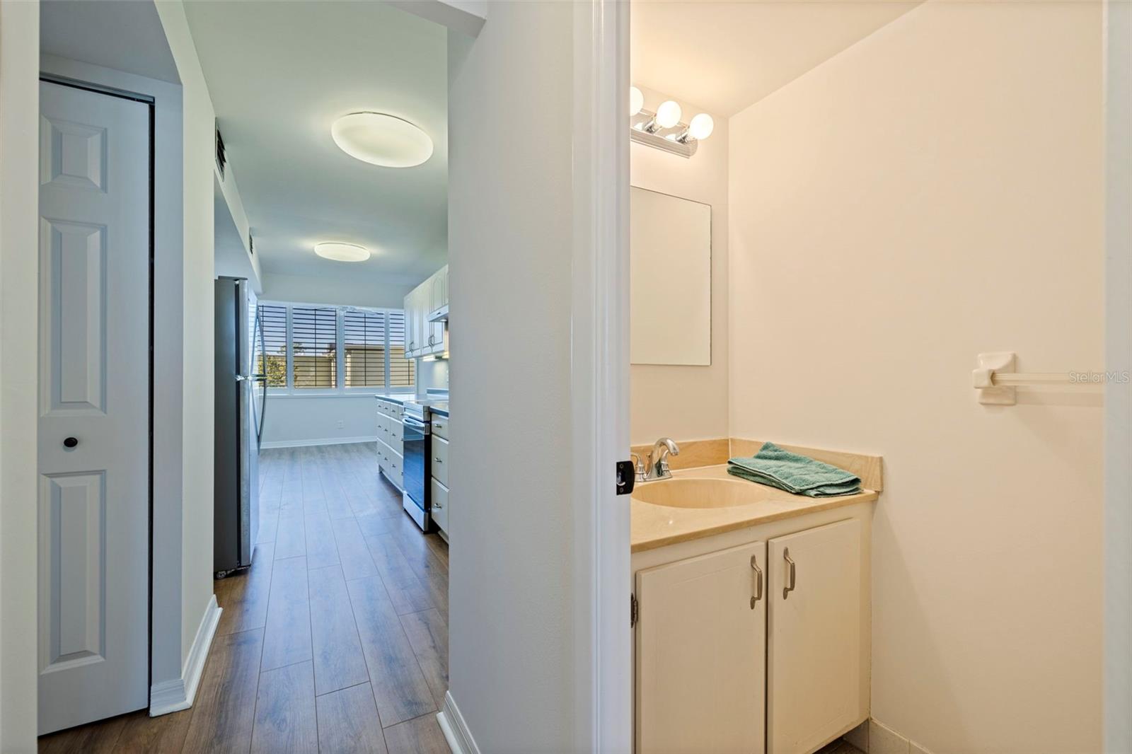 Image 15 of 30 For 4890 Bay Street Ne 330