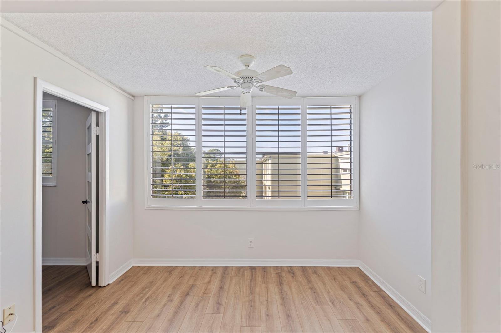 Image 22 of 30 For 4890 Bay Street Ne 330