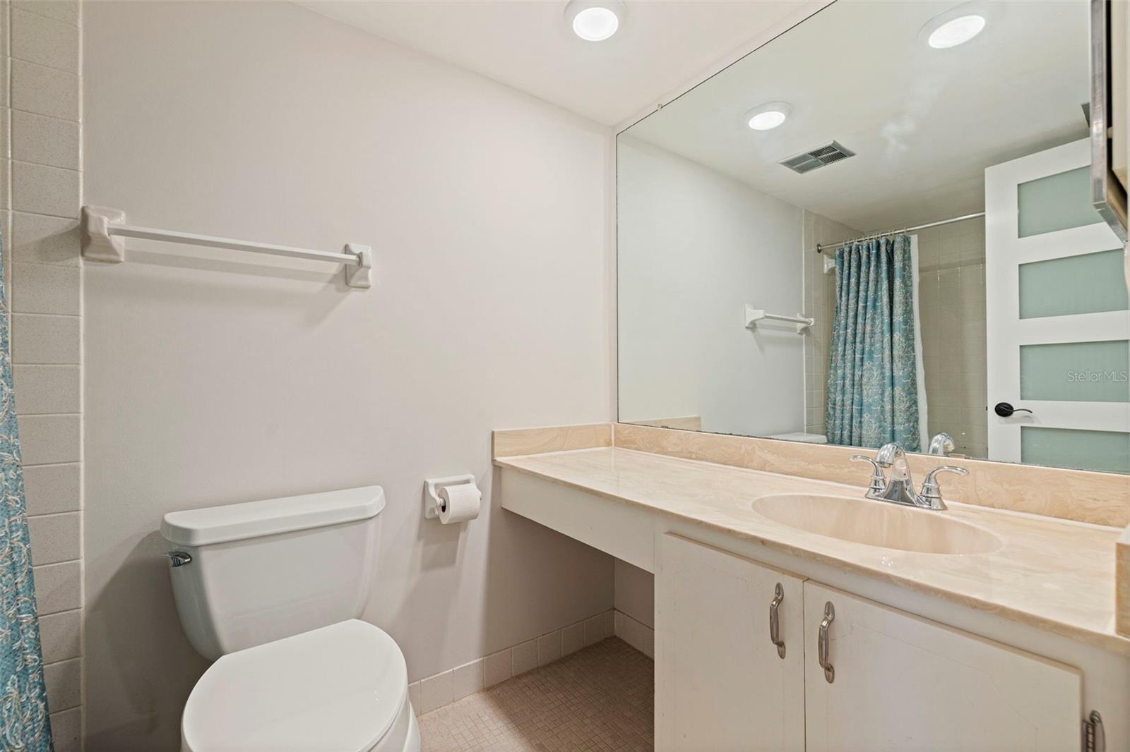 Image 26 of 30 For 4890 Bay Street Ne 330