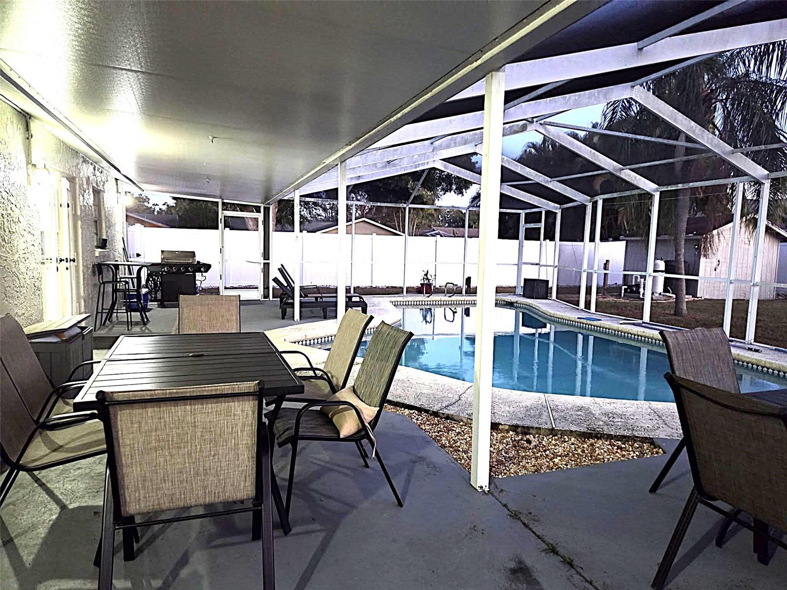 Listing photo id 22 for 8024 Candlewoode Drive