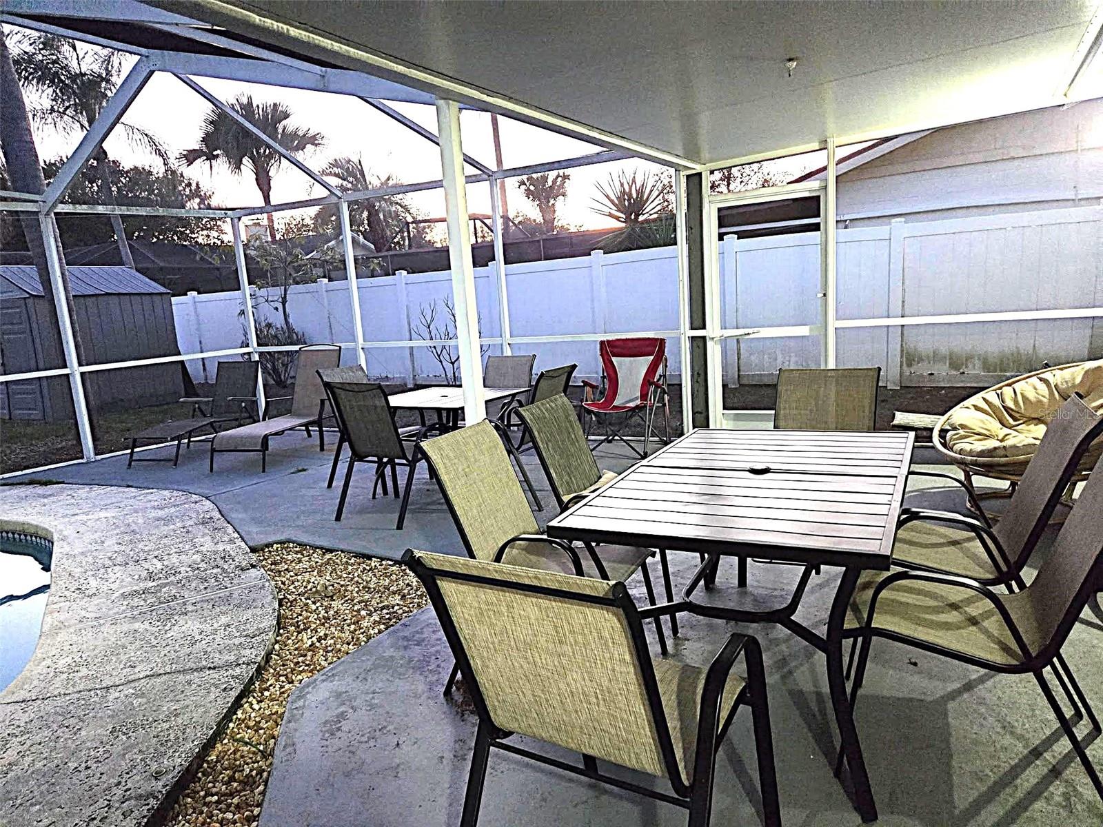 Listing photo id 23 for 8024 Candlewoode Drive