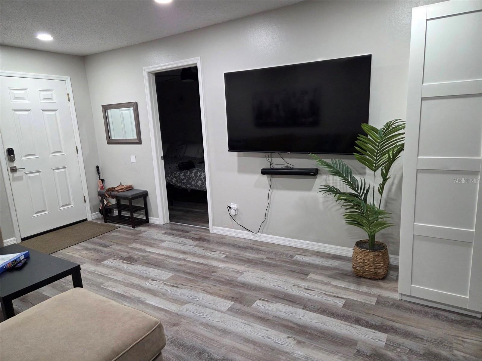 Listing photo id 25 for 8024 Candlewoode Drive