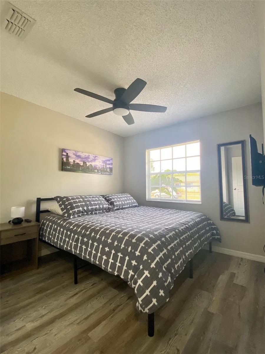 Listing photo id 1 for 8024 Candlewoode Drive