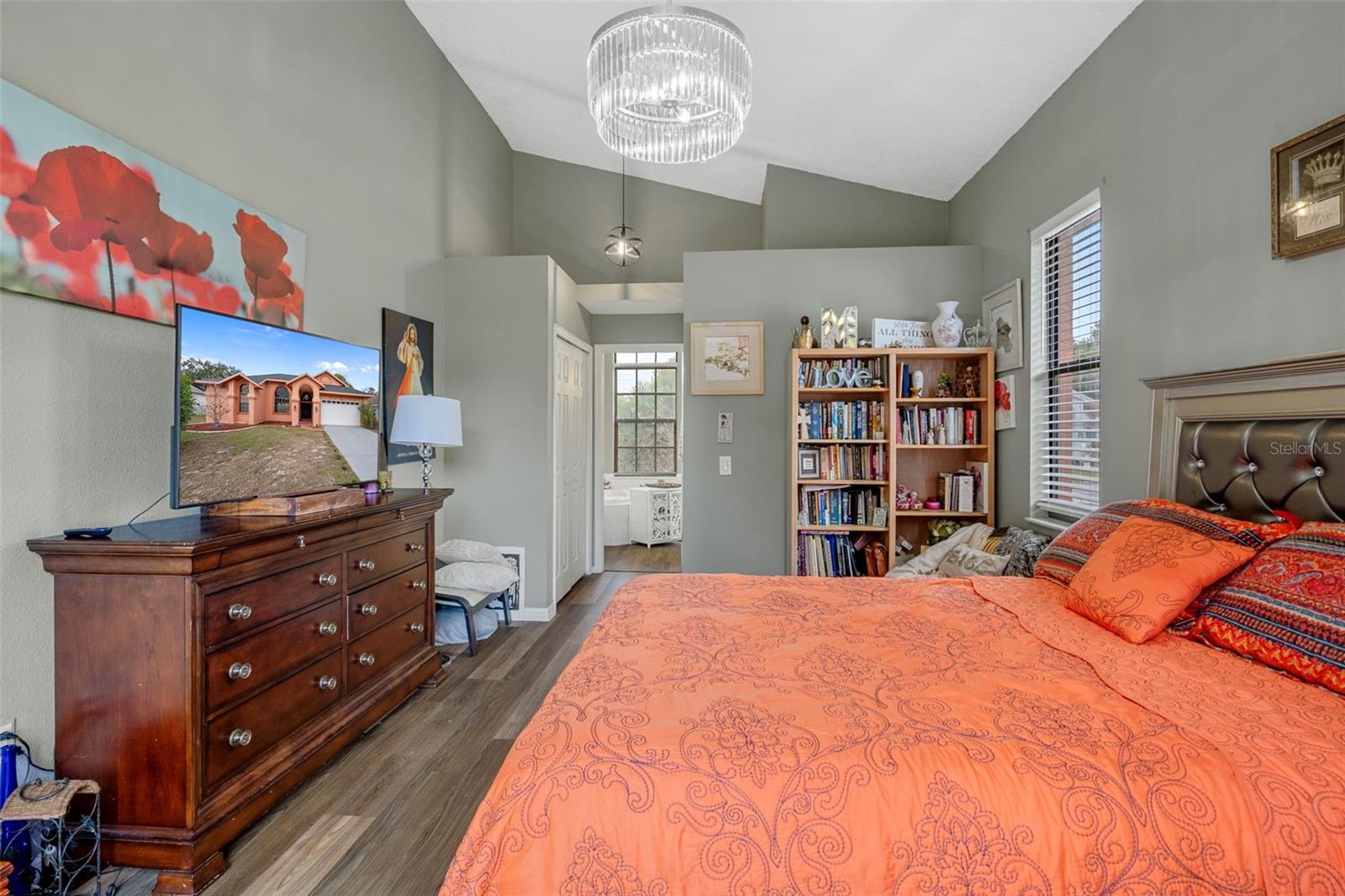 Image 21 of 38 For 4401 Plumosa Street