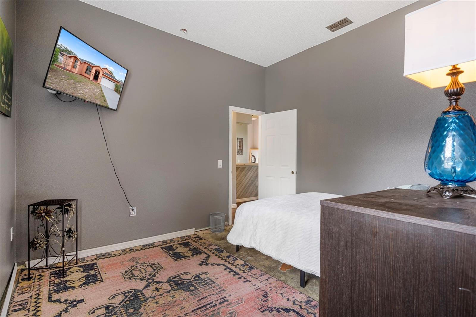 Image 28 of 38 For 4401 Plumosa Street