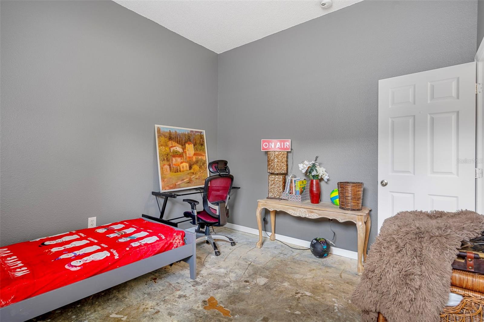 Image 31 of 38 For 4401 Plumosa Street