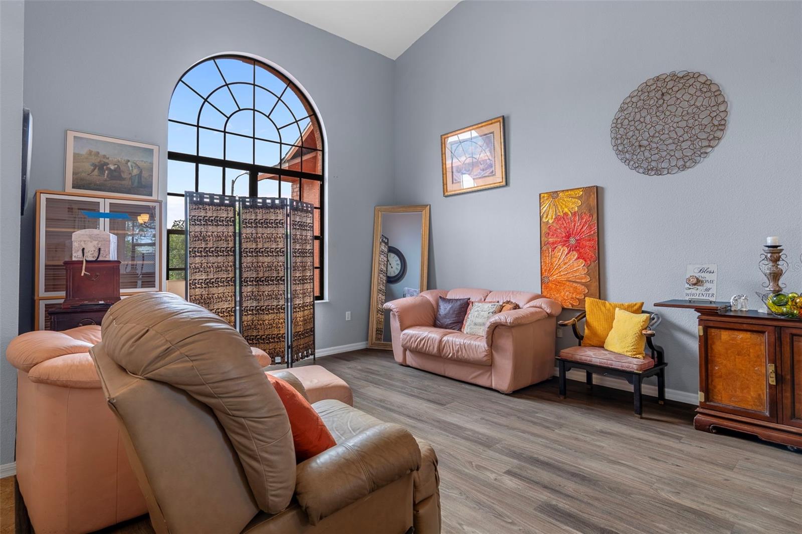 Image 5 of 38 For 4401 Plumosa Street