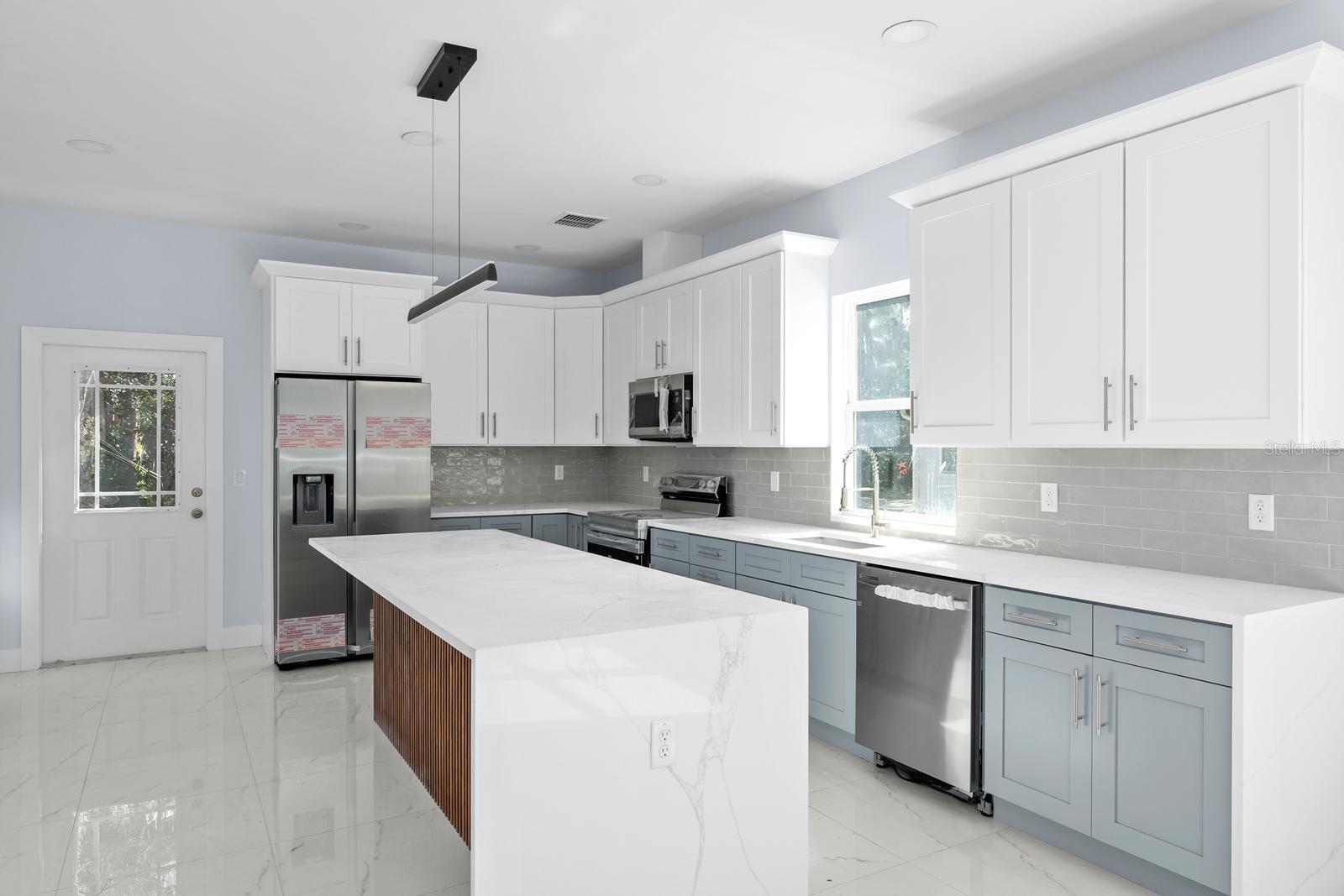 Image 10 of 30 For 8119 Dakota Avenue