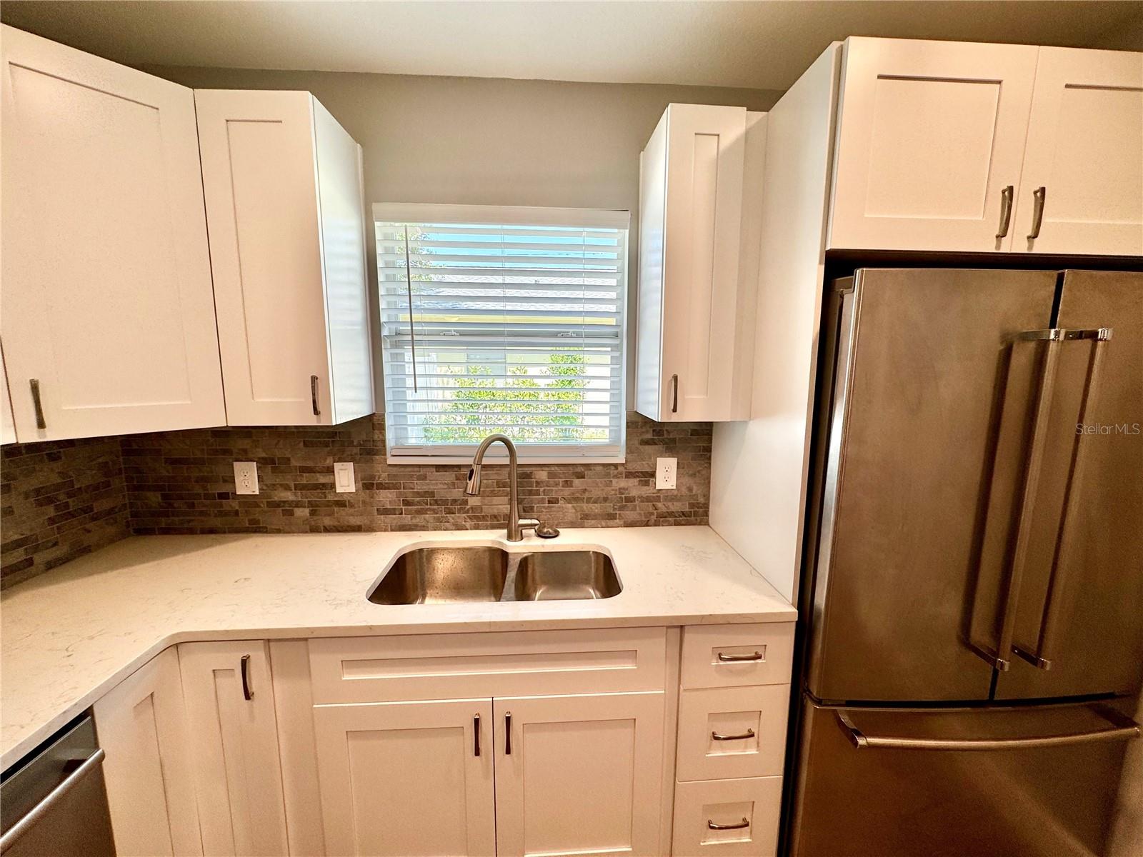 Listing photo id 20 for 1493 Cleveland Street