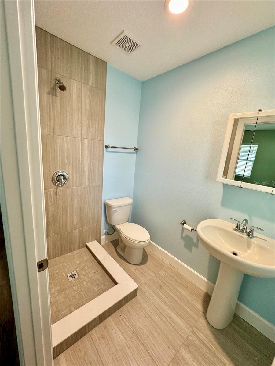 Listing photo id 22 for 1493 Cleveland Street