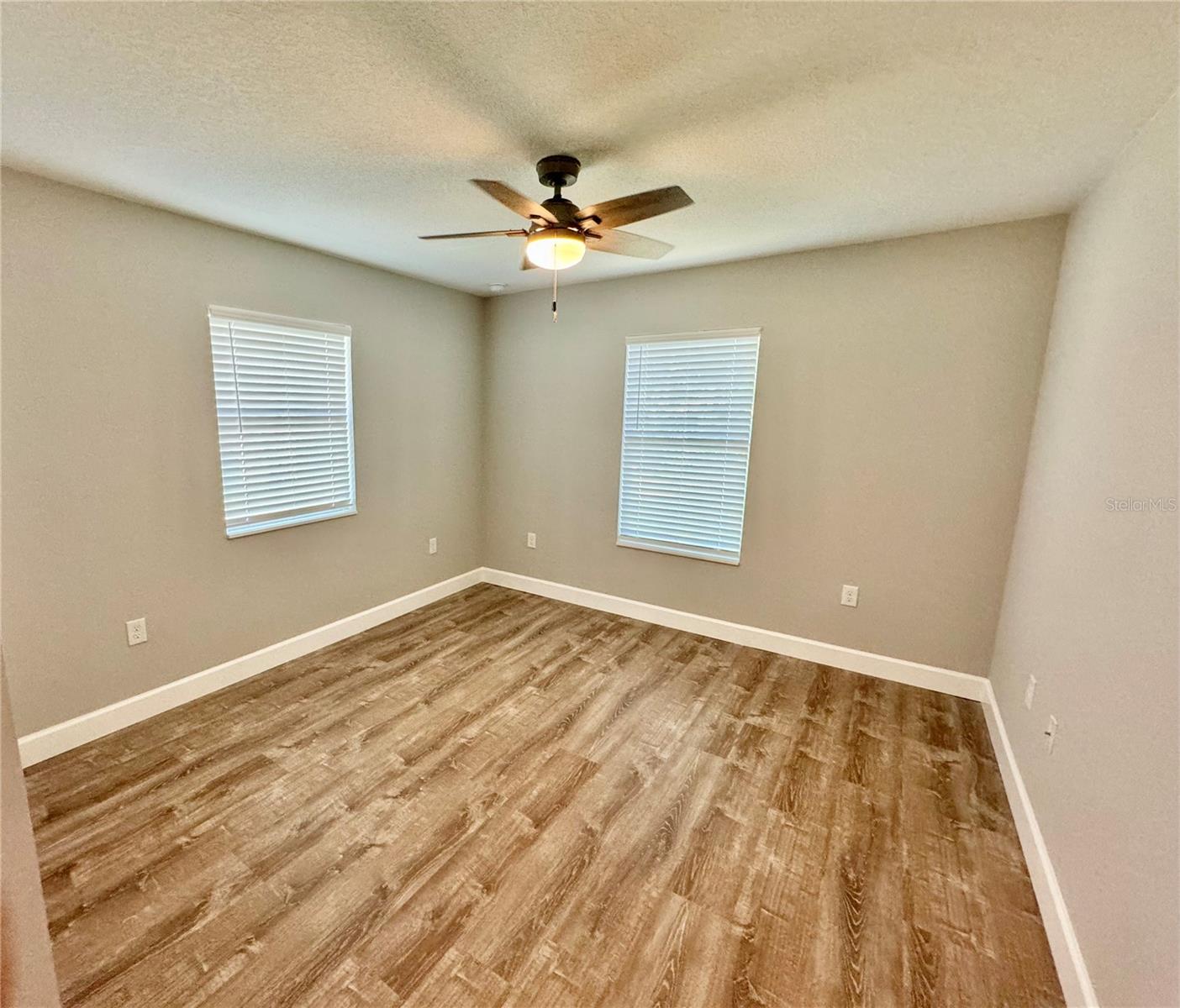 Listing photo id 24 for 1493 Cleveland Street