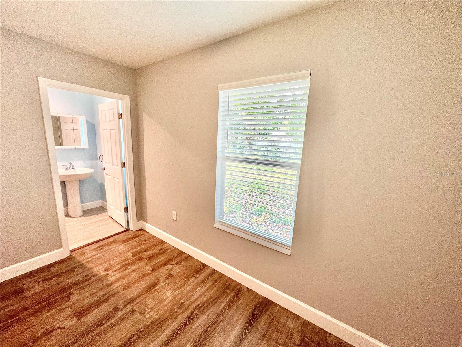 Listing photo id 26 for 1493 Cleveland Street