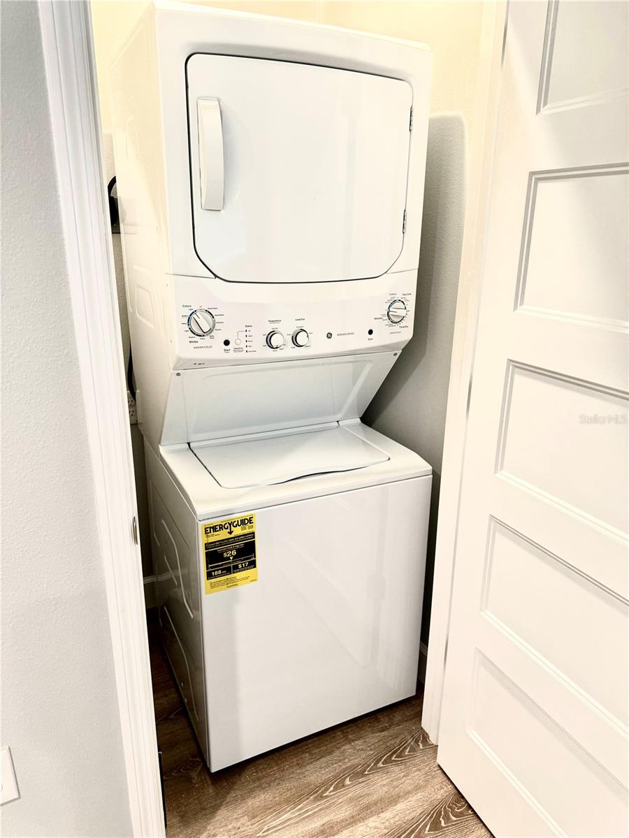 Listing photo id 33 for 1493 Cleveland Street