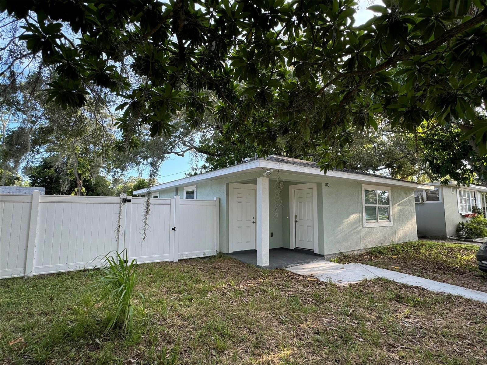 Listing photo id 38 for 1493 Cleveland Street