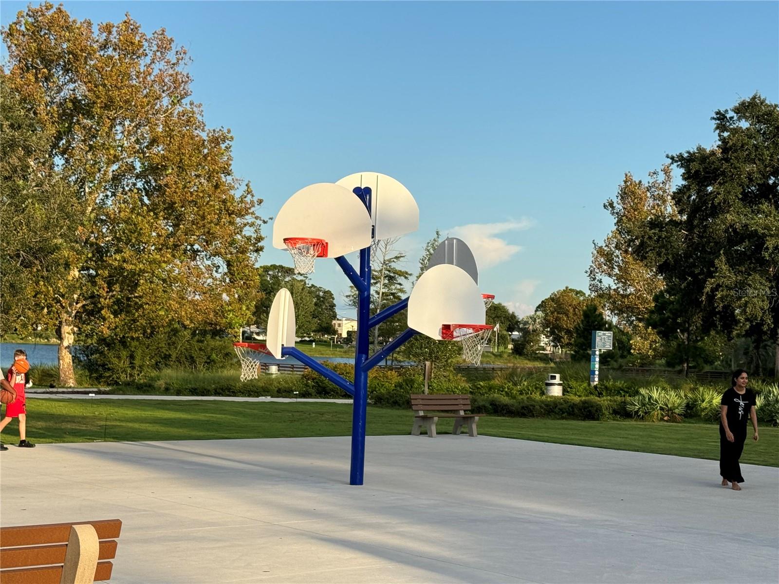 Listing photo id 4 for 1493 Cleveland Street