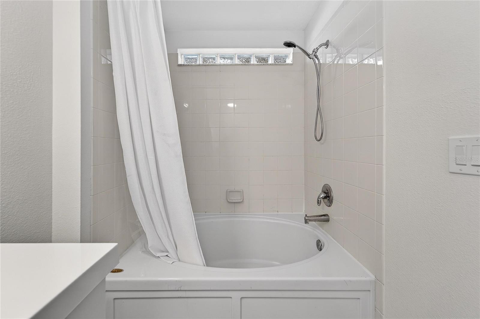 Image 14 of 31 For 10522 Lakeside Vista Drive