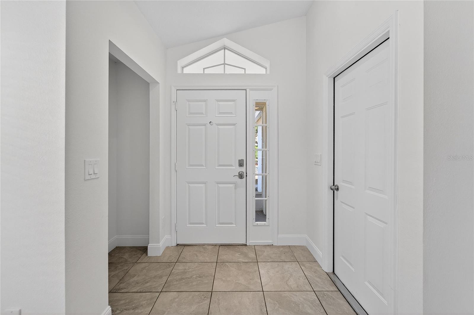 Image 18 of 31 For 10522 Lakeside Vista Drive