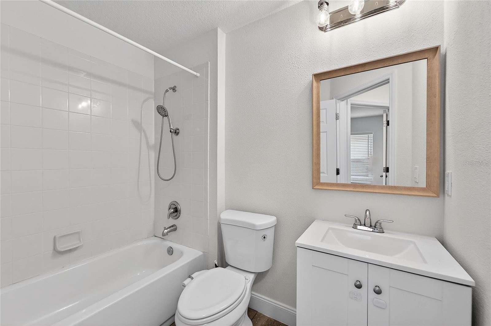 Image 19 of 31 For 10522 Lakeside Vista Drive