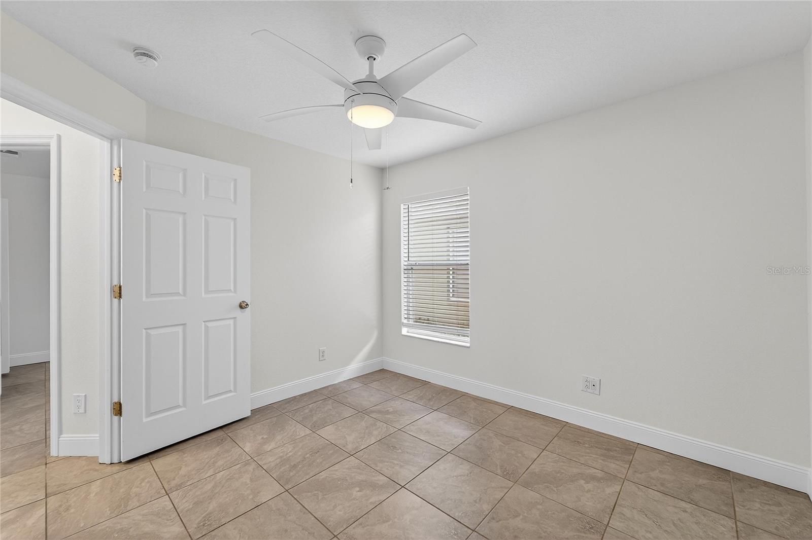 Image 20 of 31 For 10522 Lakeside Vista Drive