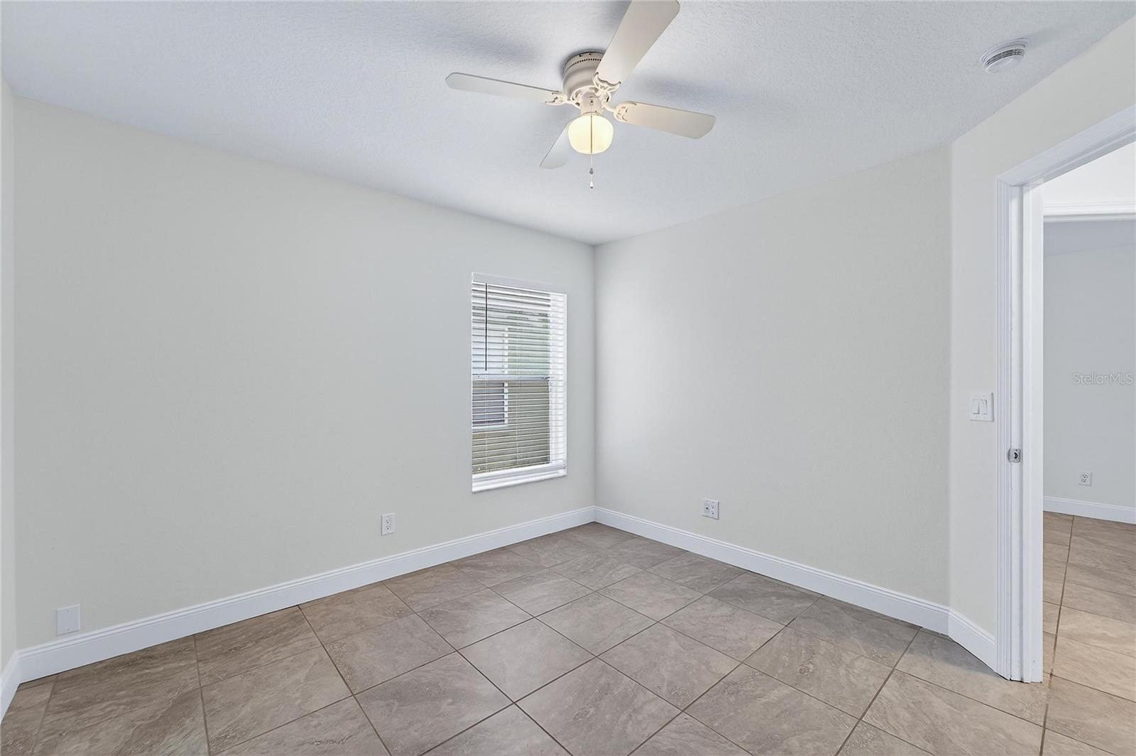 Image 24 of 31 For 10522 Lakeside Vista Drive