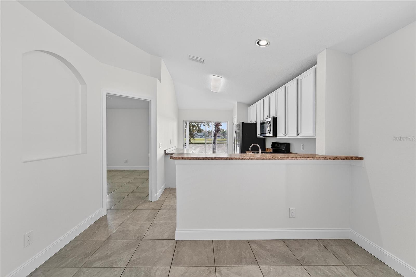 Image 9 of 31 For 10522 Lakeside Vista Drive