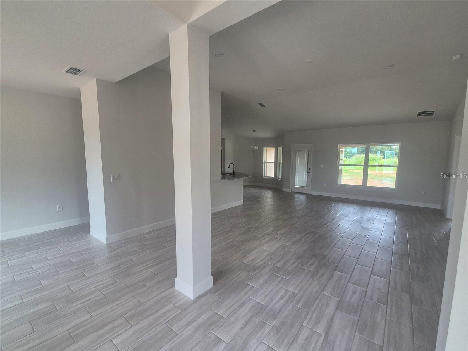 Listing photo id 4 for 37298 Hidden View