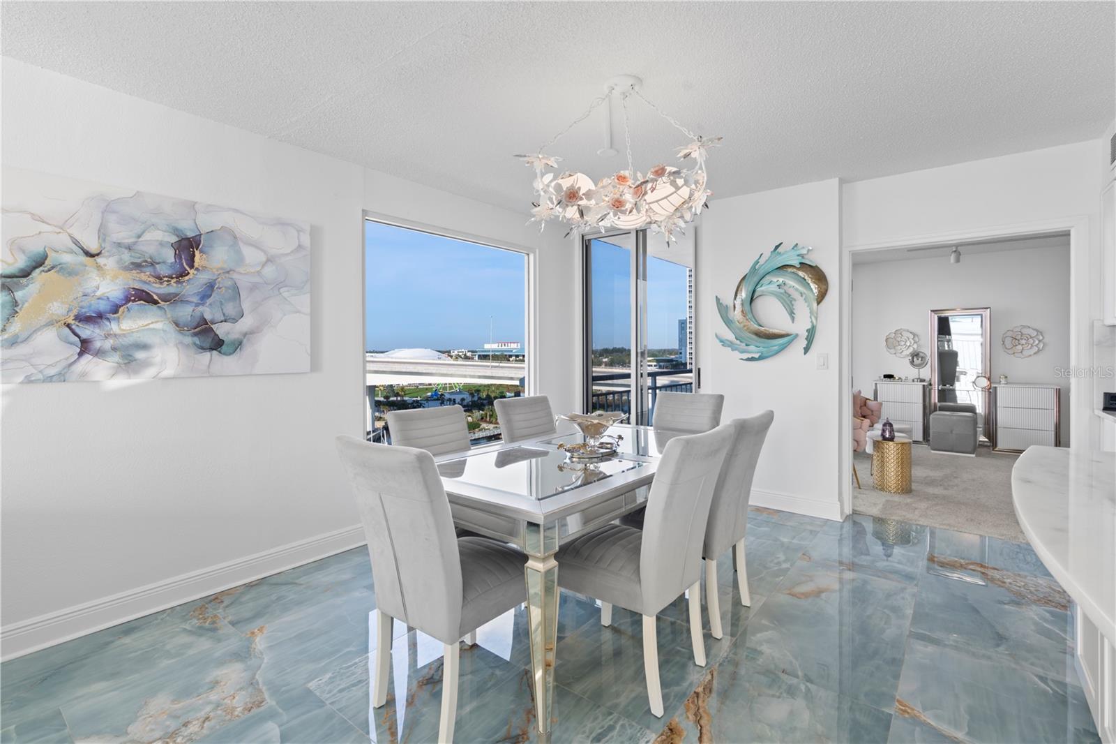 Image 11 of 32 For 100 Pierce Street 908