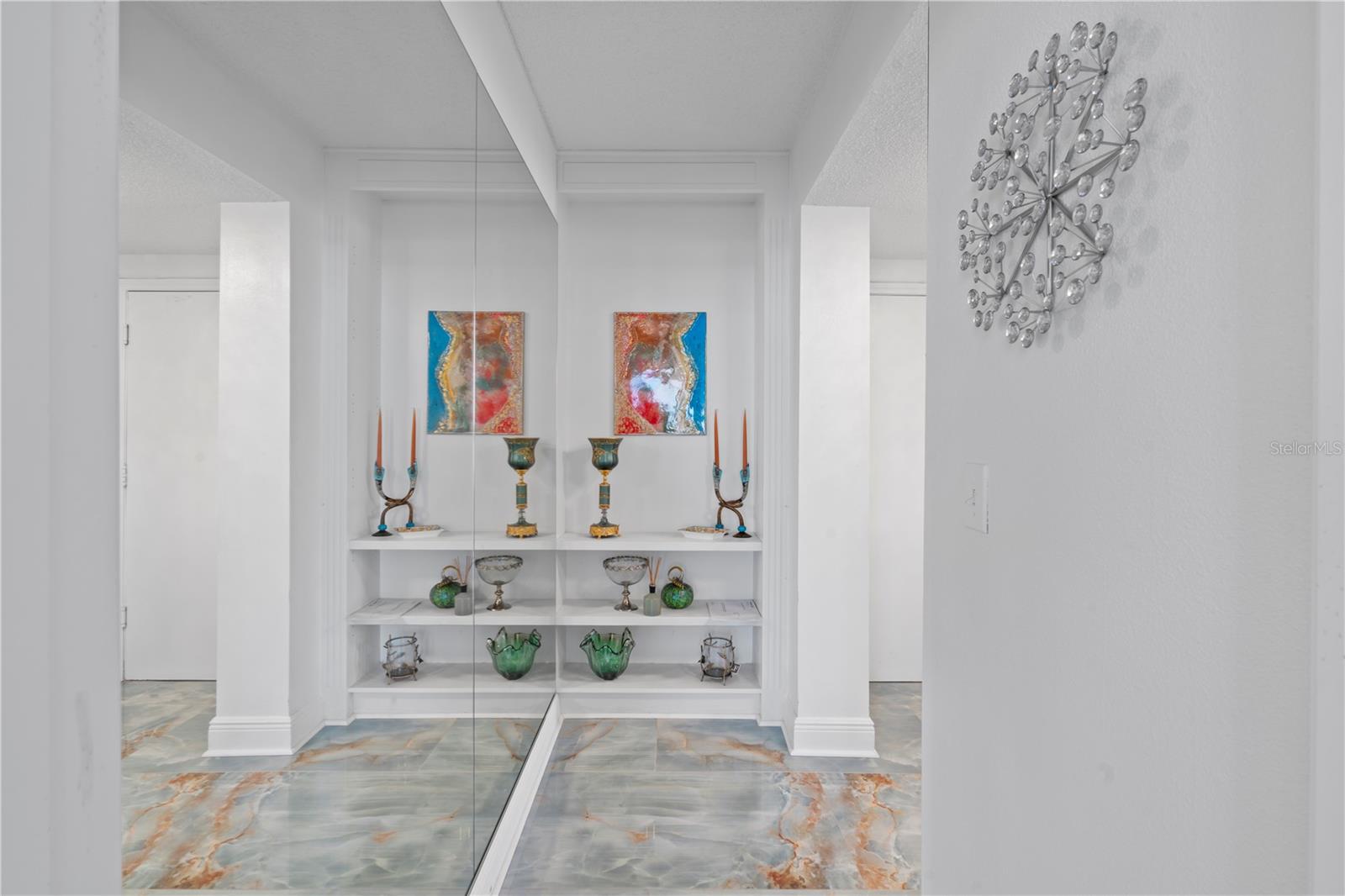 Image 13 of 32 For 100 Pierce Street 908