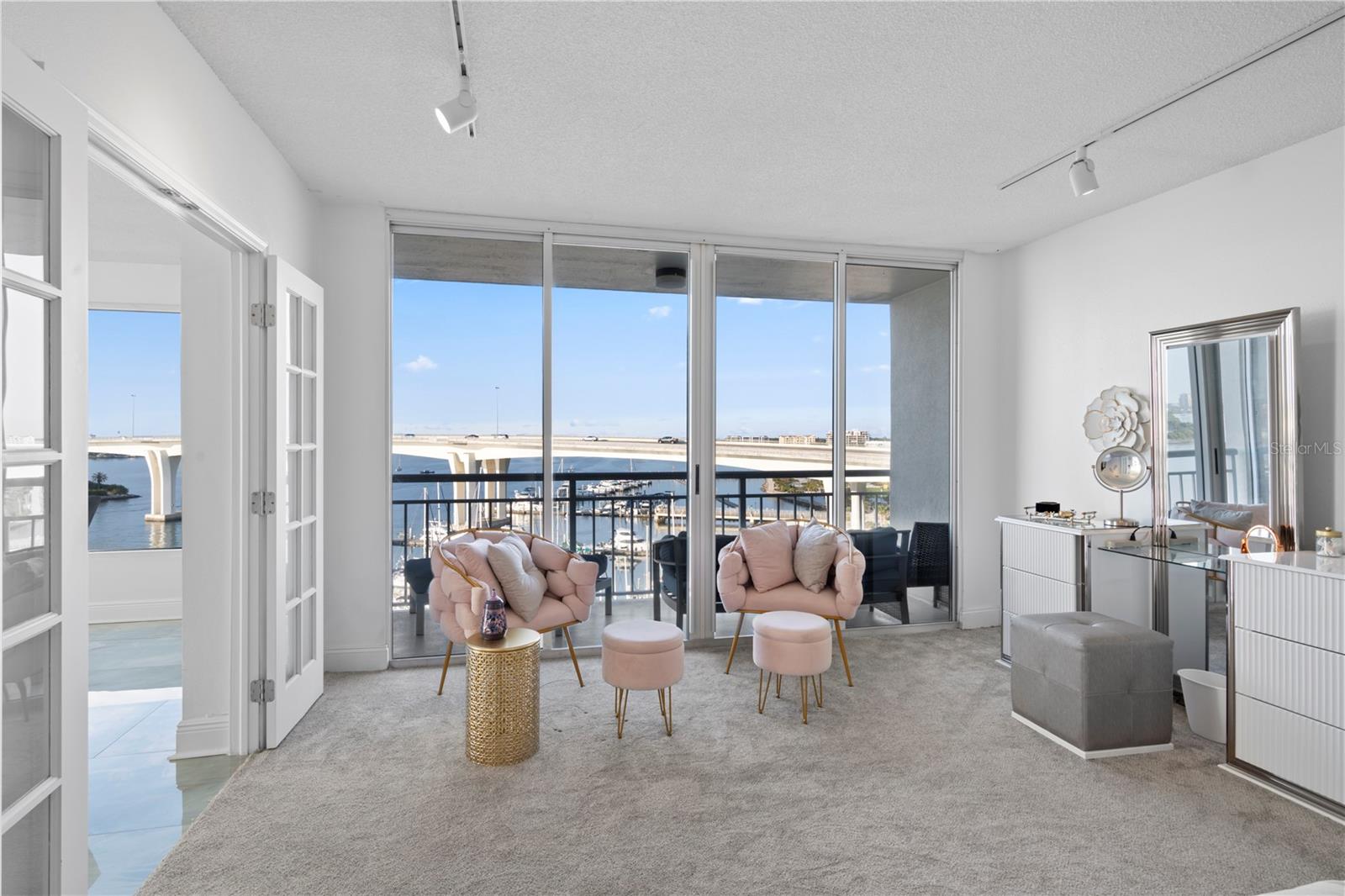 Image 14 of 32 For 100 Pierce Street 908