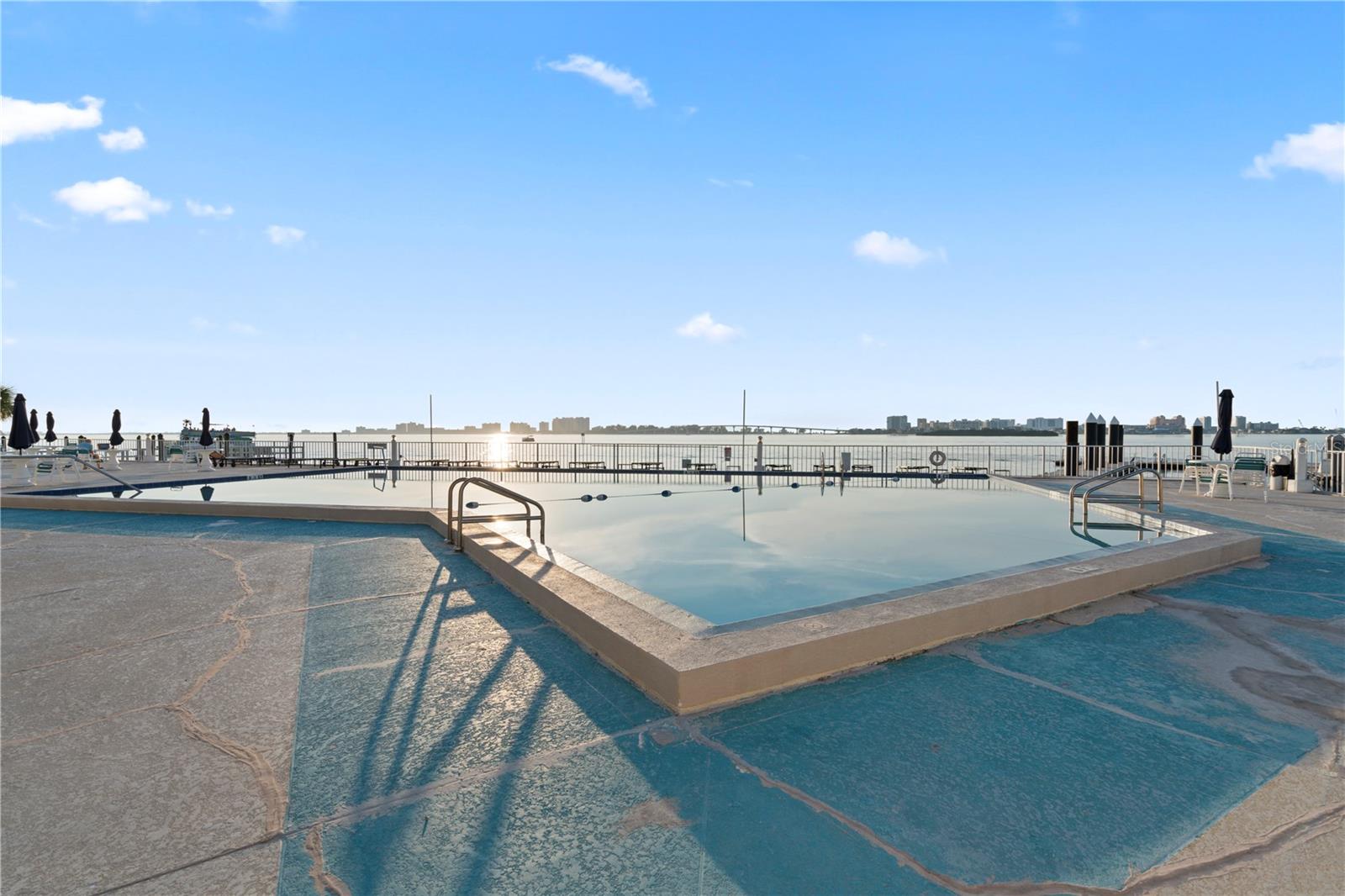 Image 2 of 32 For 100 Pierce Street 908