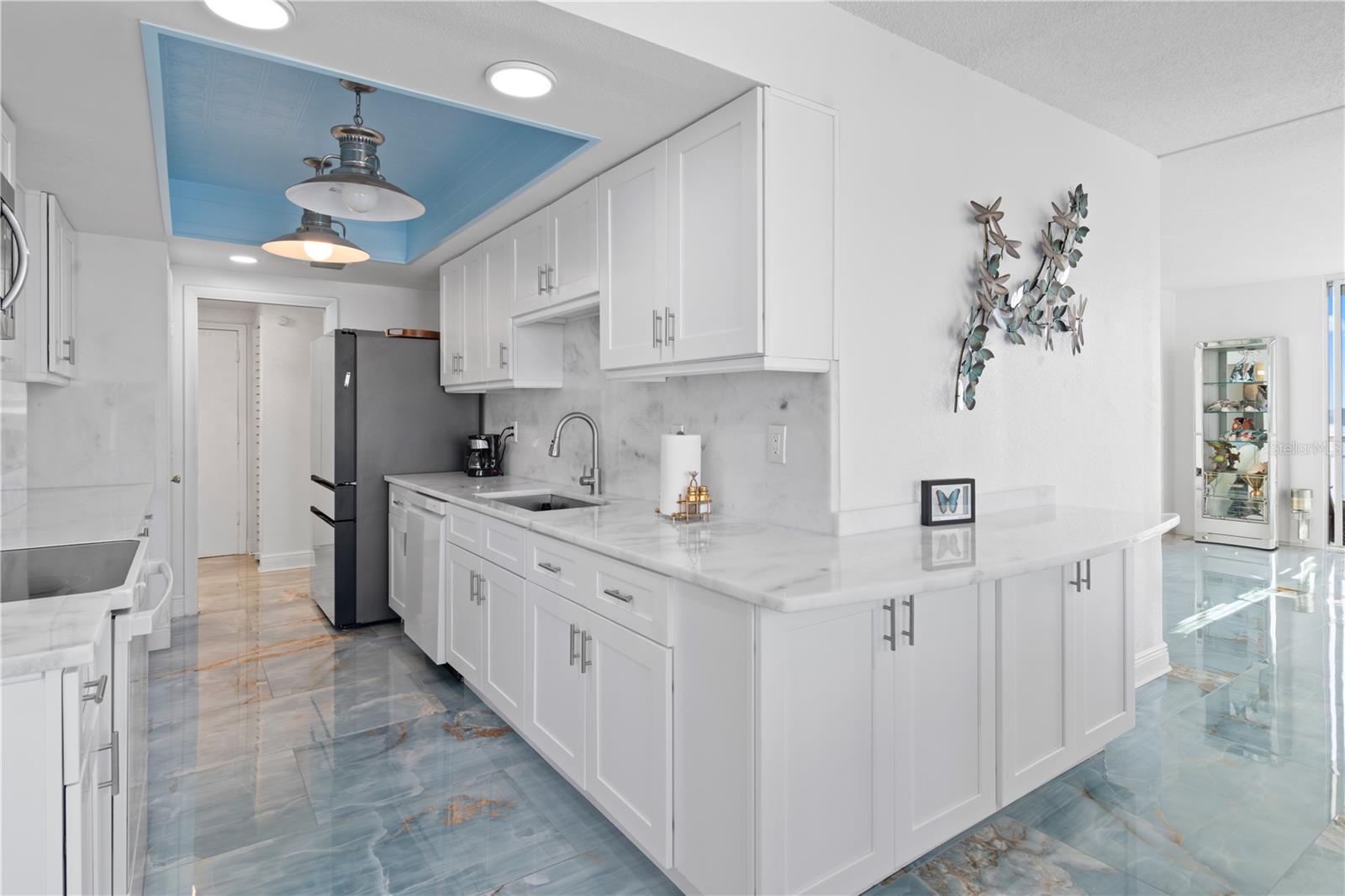 Image 22 of 32 For 100 Pierce Street 908