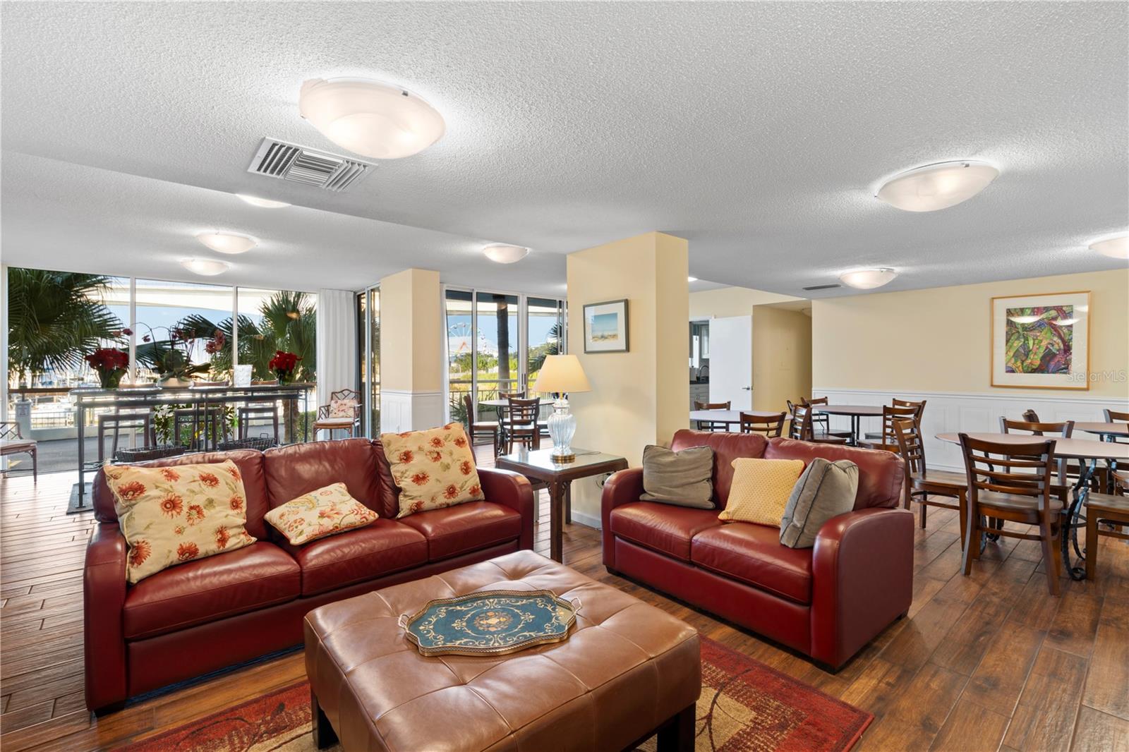 Image 31 of 32 For 100 Pierce Street 908