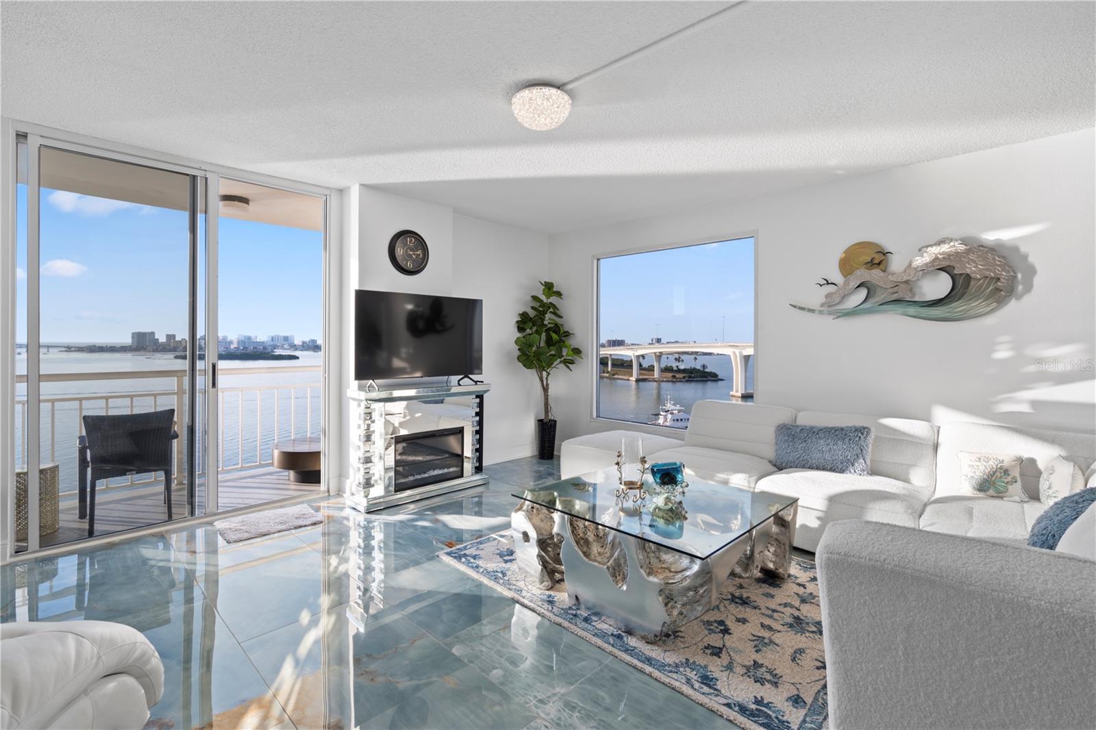 Image 5 of 32 For 100 Pierce Street 908