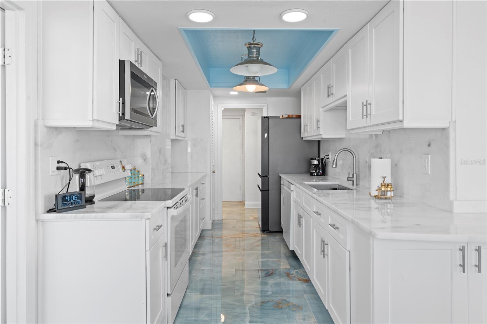 Image 6 of 32 For 100 Pierce Street 908