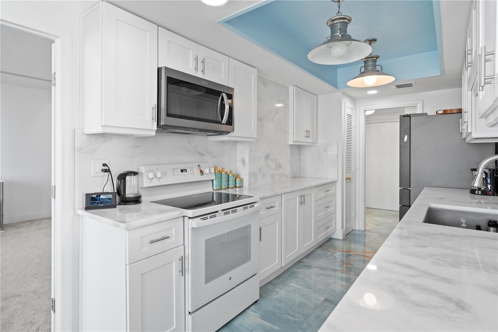 Image 8 of 32 For 100 Pierce Street 908