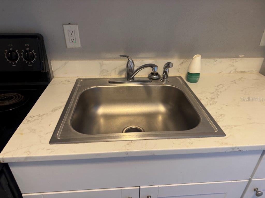 Image 11 of 20 For 1405 Holland Avenue A