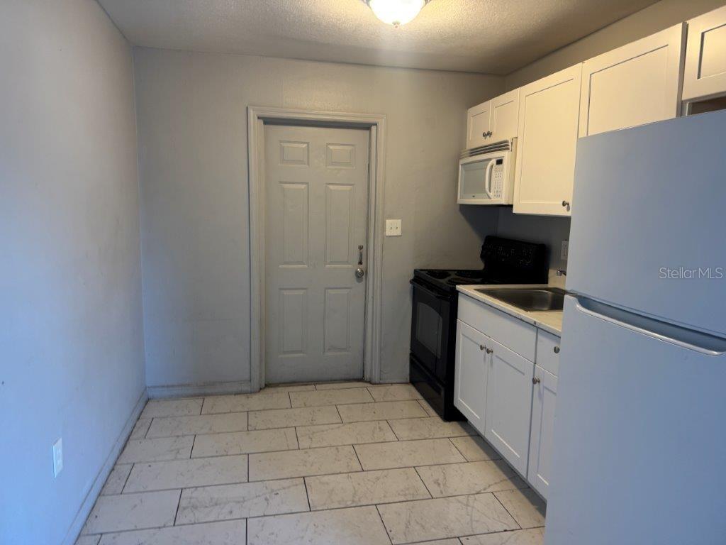 Image 15 of 20 For 1405 Holland Avenue A