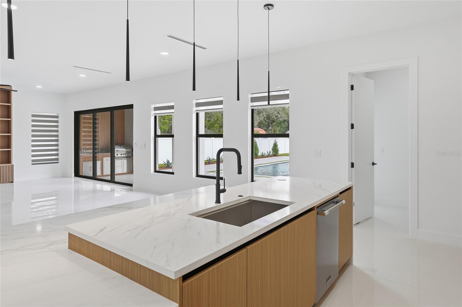 Image 17 of 91 For 6907 Boulevard