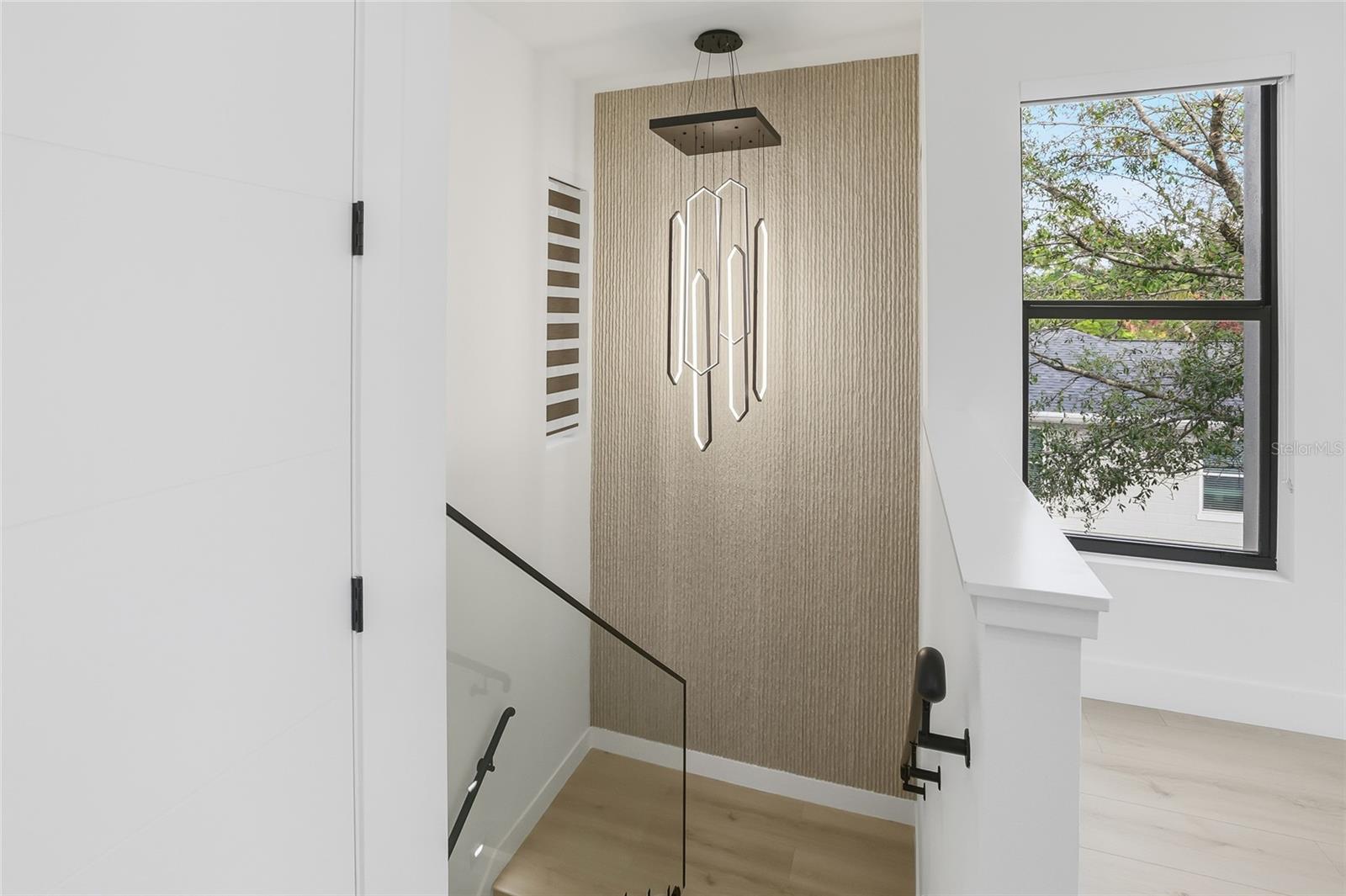 Image 36 of 91 For 6907 Boulevard