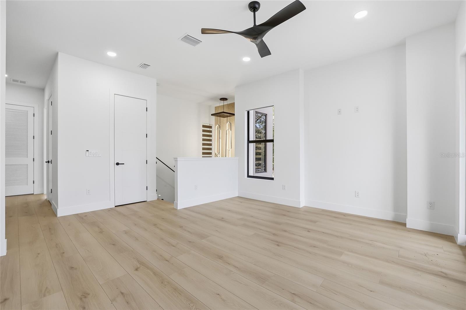 Image 43 of 91 For 6907 Boulevard