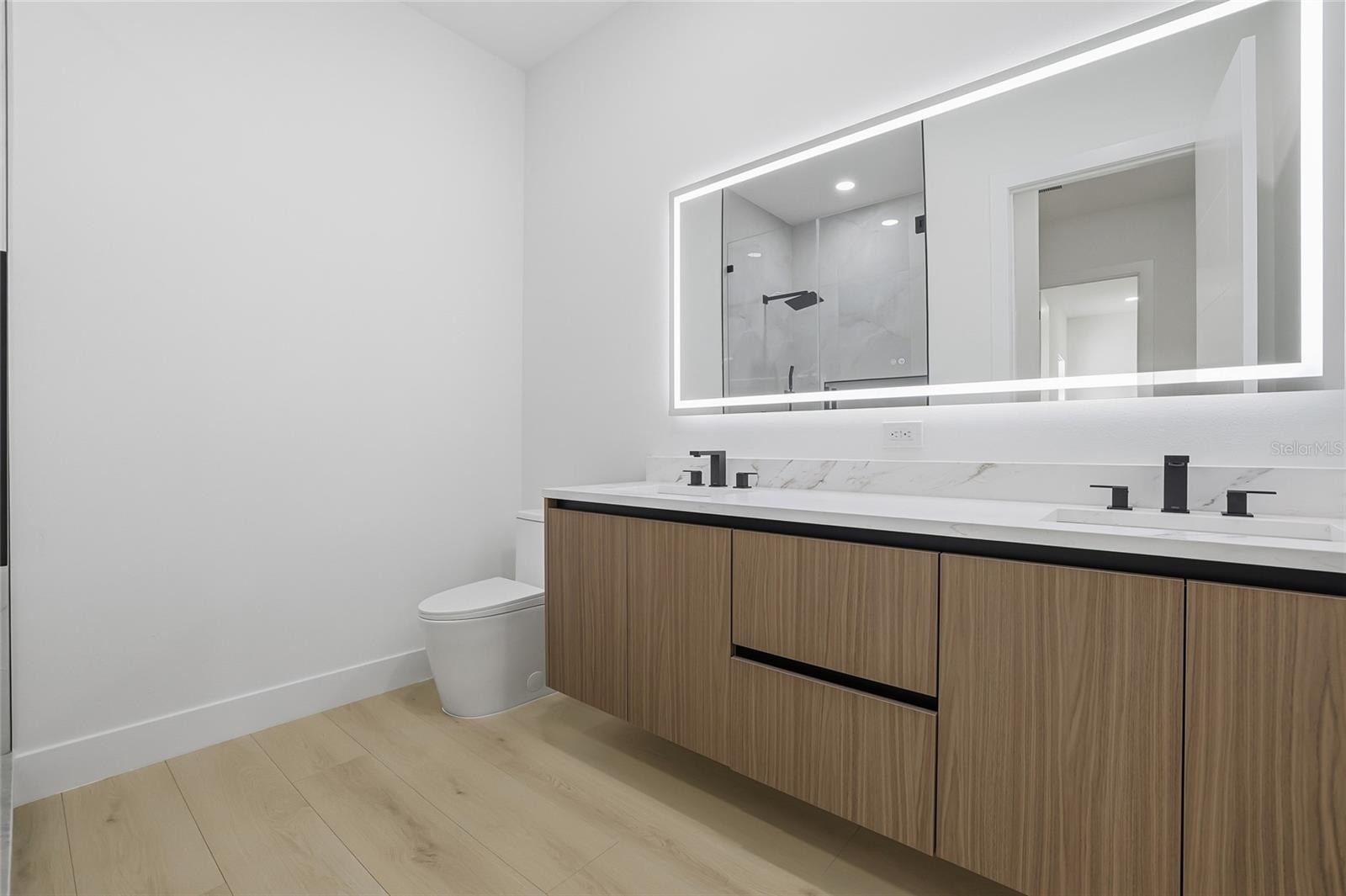 Image 45 of 91 For 6907 Boulevard