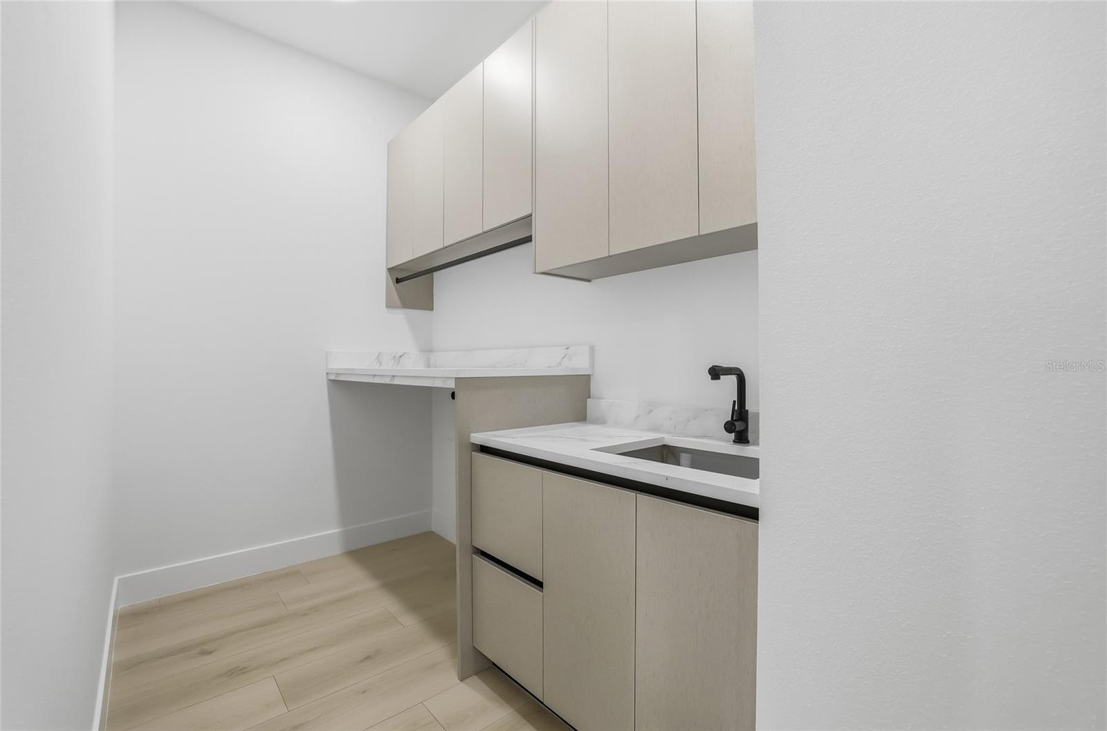 Image 50 of 91 For 6907 Boulevard