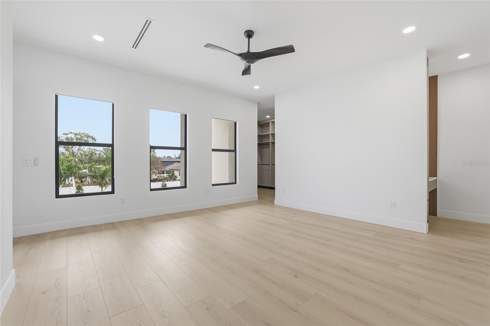 Image 51 of 91 For 6907 Boulevard