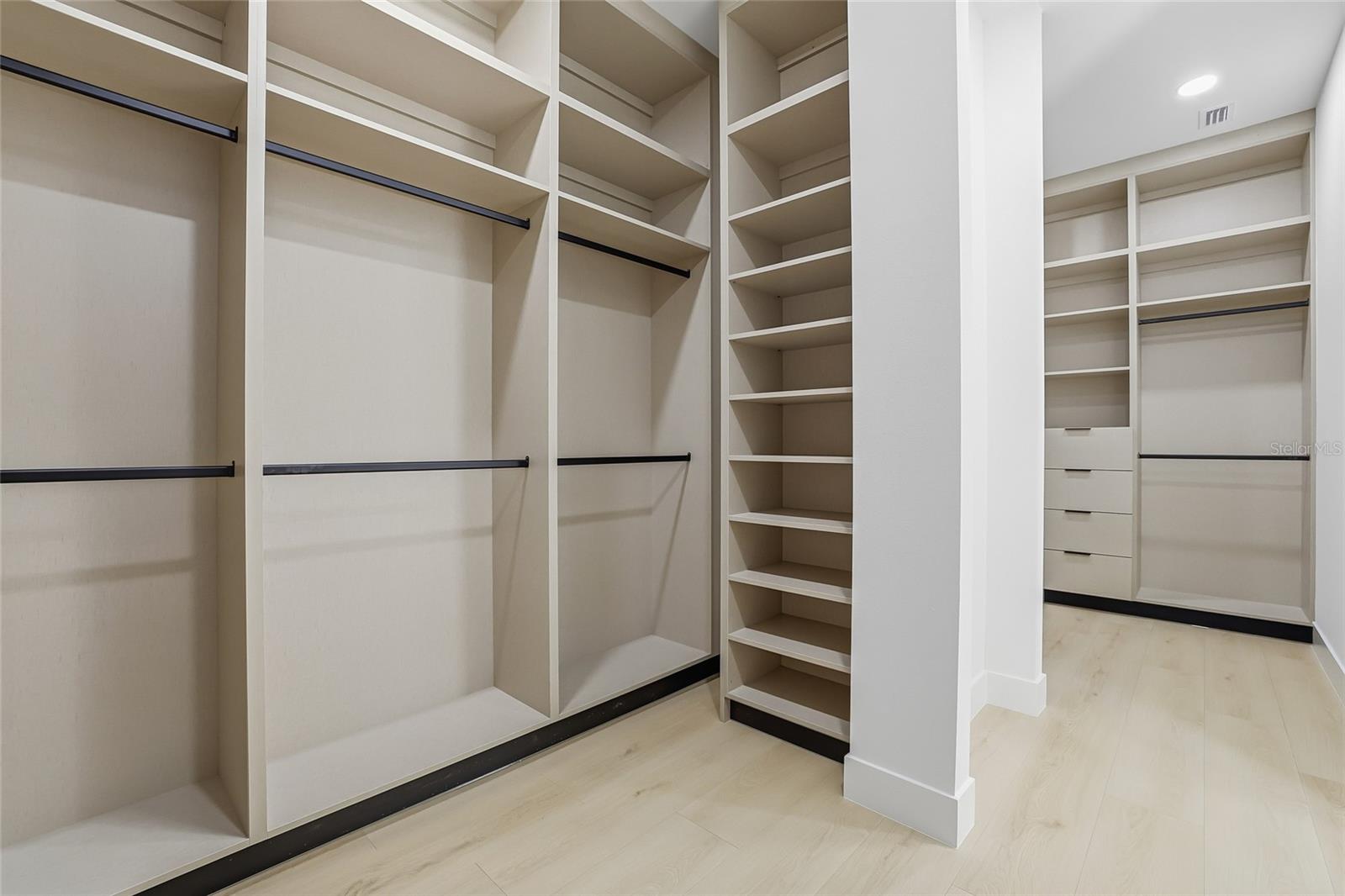 Image 56 of 91 For 6907 Boulevard