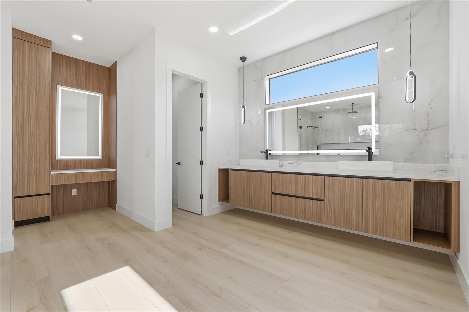 Image 63 of 91 For 6907 Boulevard