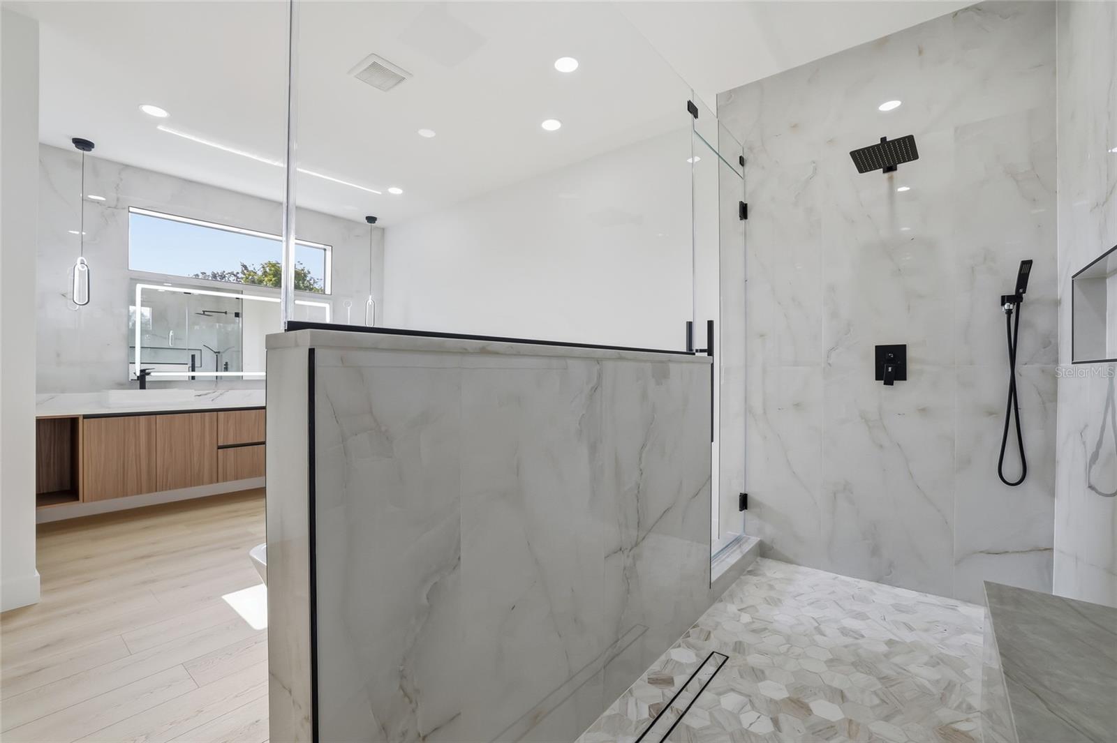 Image 66 of 91 For 6907 Boulevard