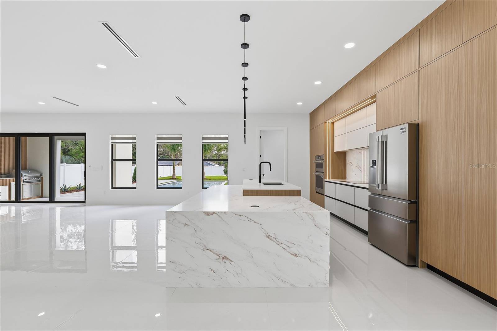 Image 9 of 91 For 6907 Boulevard