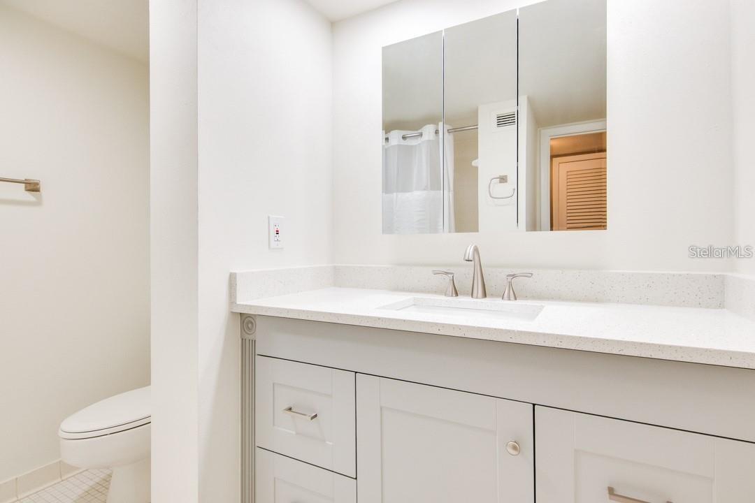 Image 10 of 30 For 2615 Cove Cay Drive 205